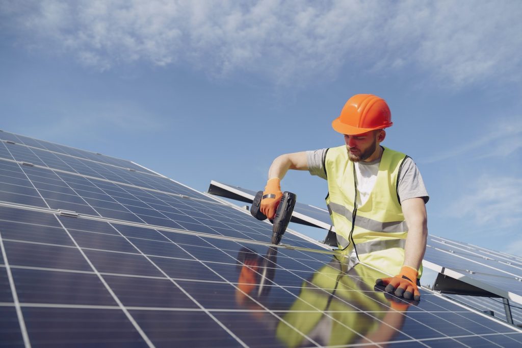 Solutions photovoltaïques et panneaux solaires en Sarthe avec Sogetec